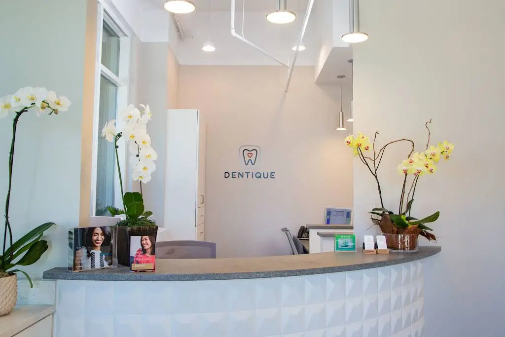 Dentique