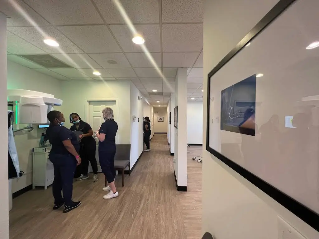 Nuvia Dental Implant Center