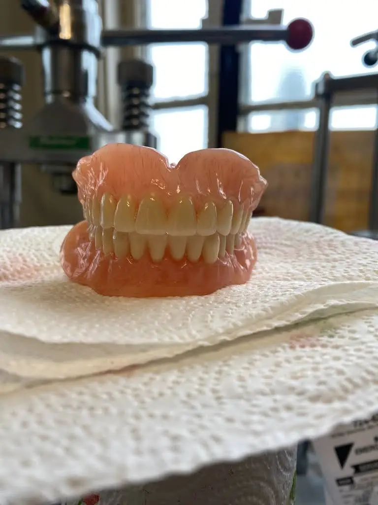 Emergency Denture Service / Emergency Denture Repair PA