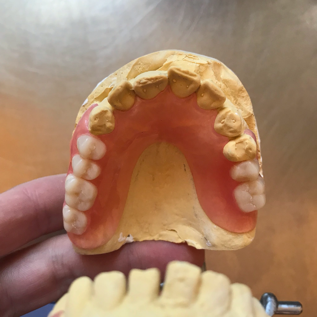 Emergency Denture Service / Emergency Denture Repair PA