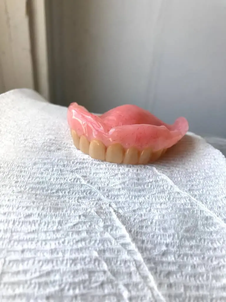 Emergency Denture Service / Emergency Denture Repair PA