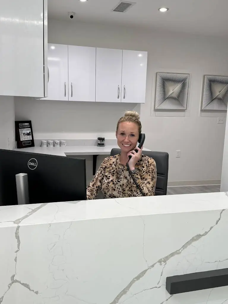 Modern Dental Center EC