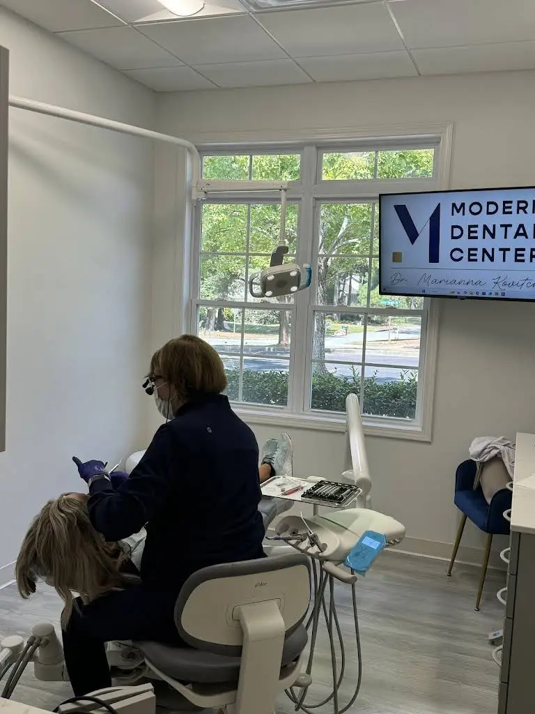 Modern Dental Center EC