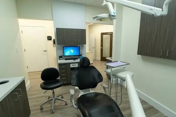 Vernon Woods Dental & Implant Center