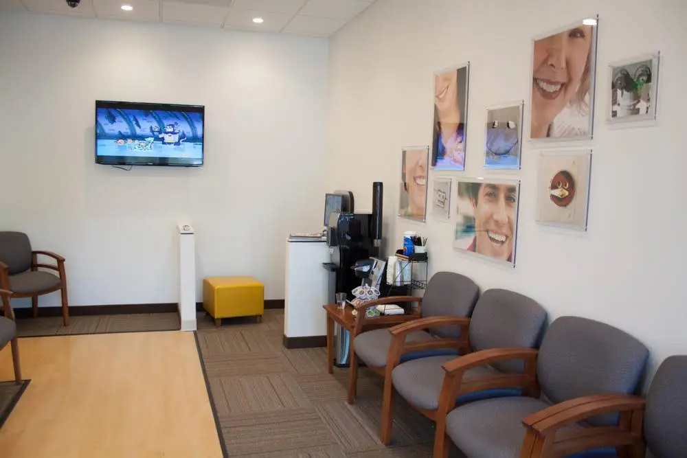 Crabapple Smiles Dental Group