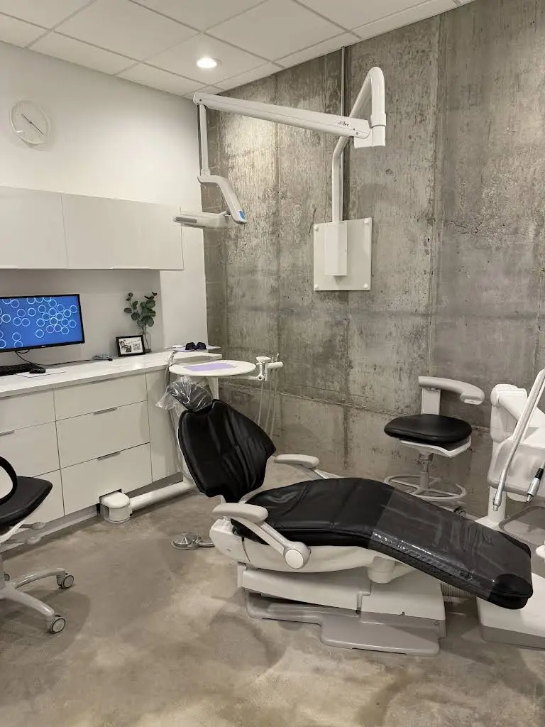 Aura Dental Studio