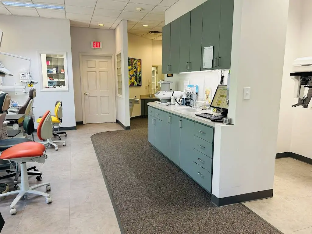 Lugus Pediatric Dentistry / Karl E. Lugus DDS