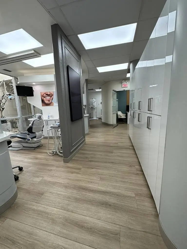 Lasting Smiles Dental Implant Center
