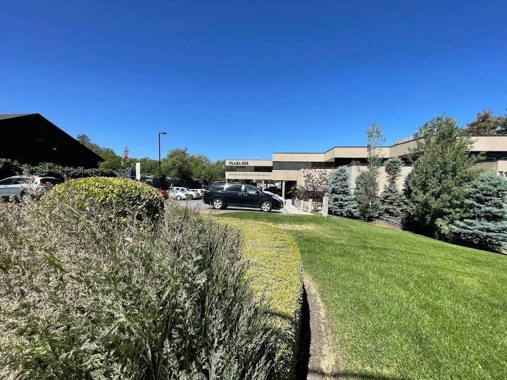 Nuvia Dental Implant Center