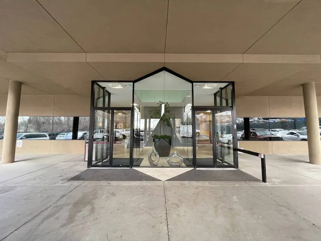 Nuvia Dental Implant Center