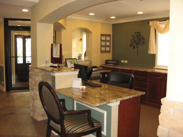 176 Dental Associates Ltd, also known as Bloomingdale Dentistry