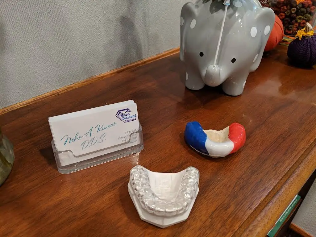 Moon Diamond Dental