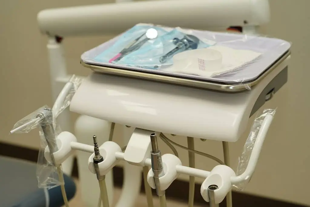 Discovery Dental & Implants