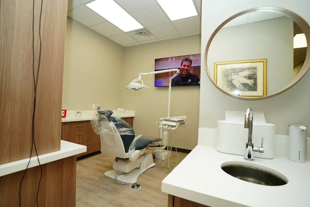 Discovery Dental & Implants