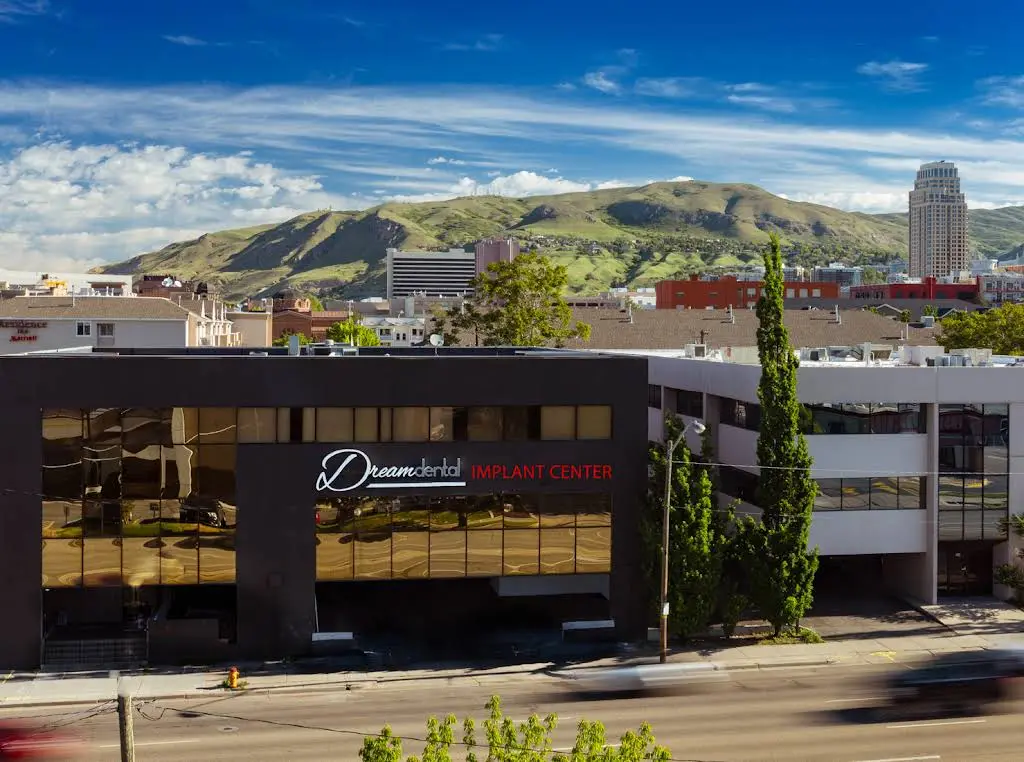Dream Dental Implant Center