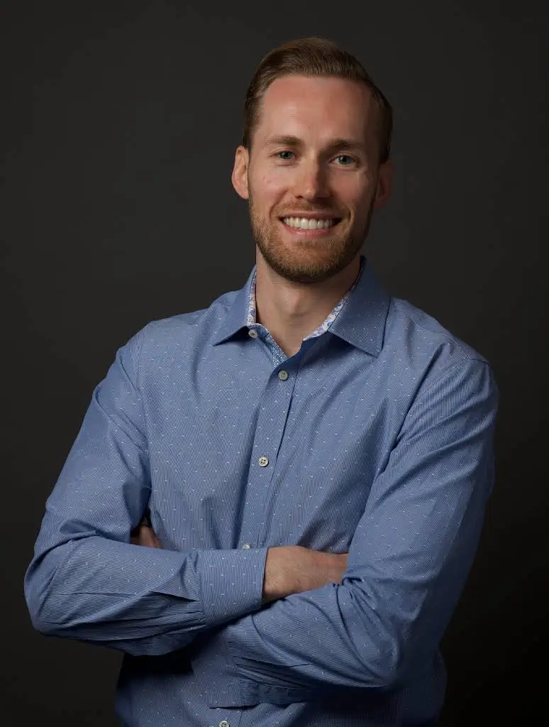 Arlington Smiles Dental Studio: Jeffrey Seredynski DMD