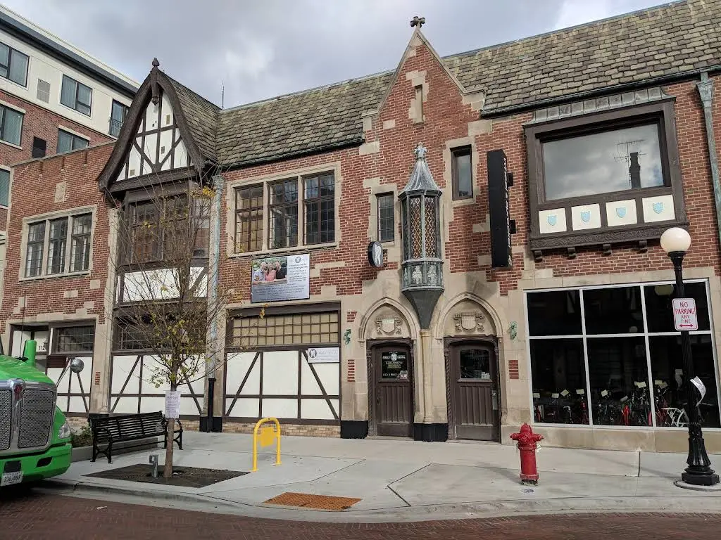 R Family Dental of Oak Park