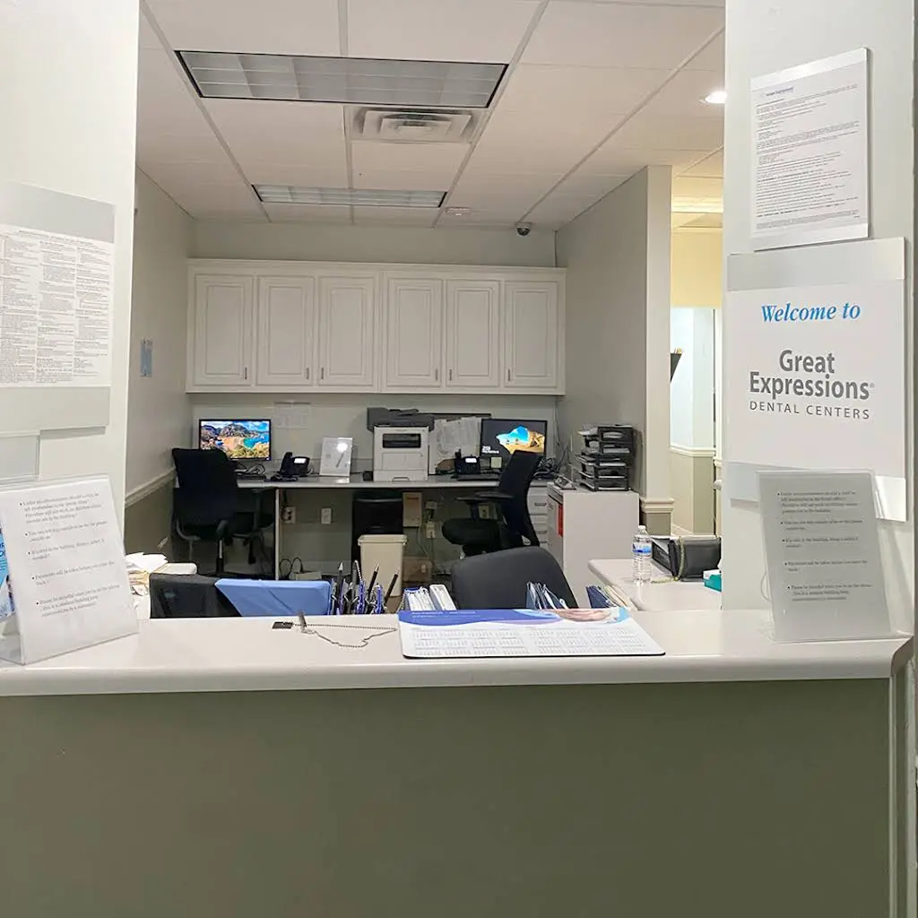 Great Expressions Dental Centers - Forest Park