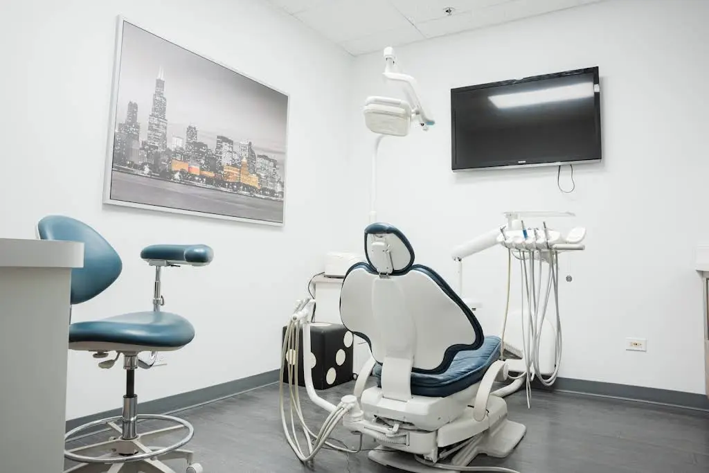 Smiles Of Niles - Family and Implant Dental