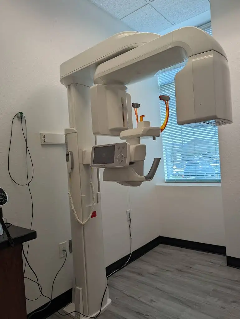 The Henderson Dentist