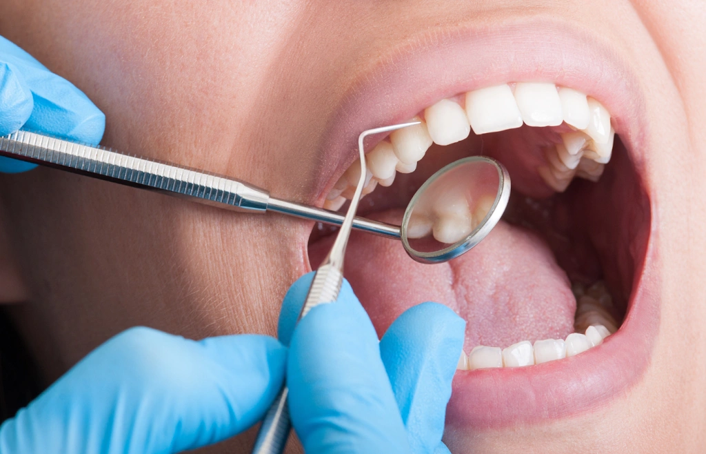 The Henderson Dentist