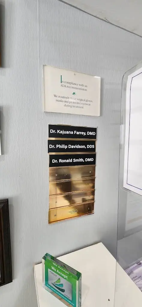 Farrey Implant & Cosmetic Dentistry-Riverdale