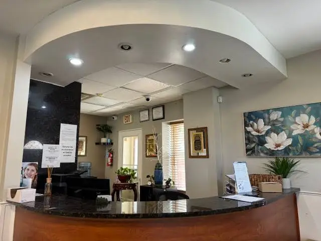 Mahairi Dental Center: Mahairi Amjad DDS