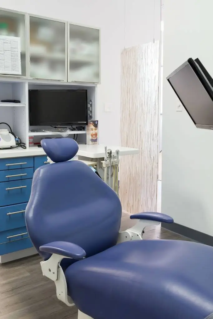 Fantastic Smiles Ltd: Ewa Koser, DDS