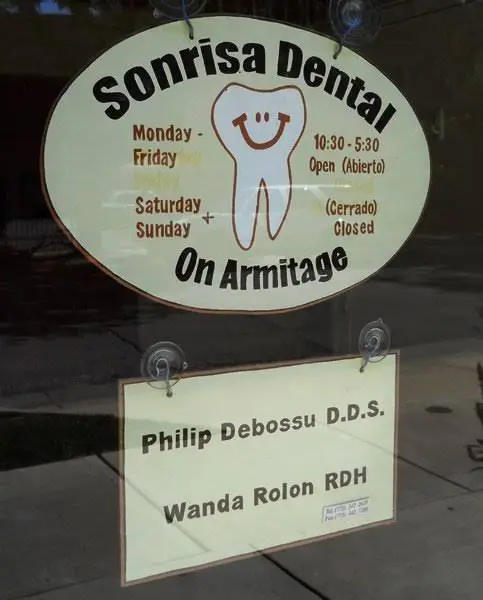 Sonrisa Dental on Armitage
