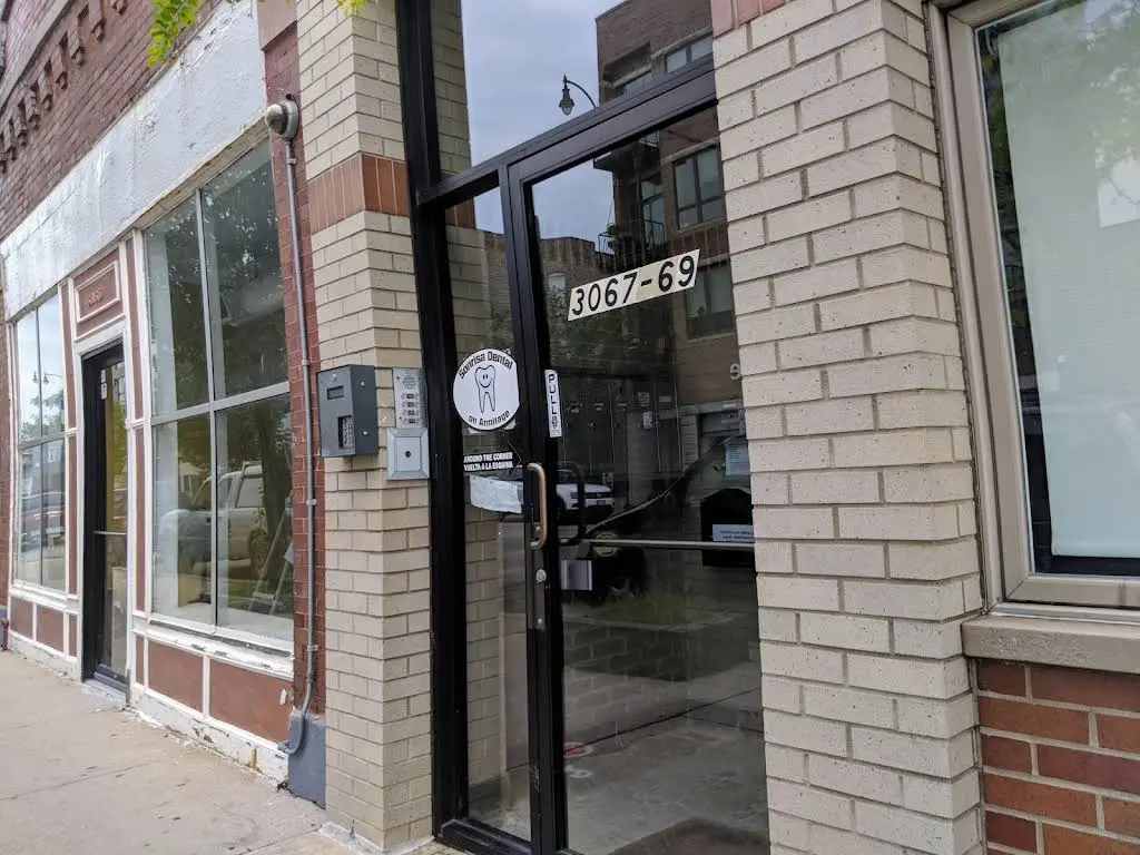 Sonrisa Dental on Armitage