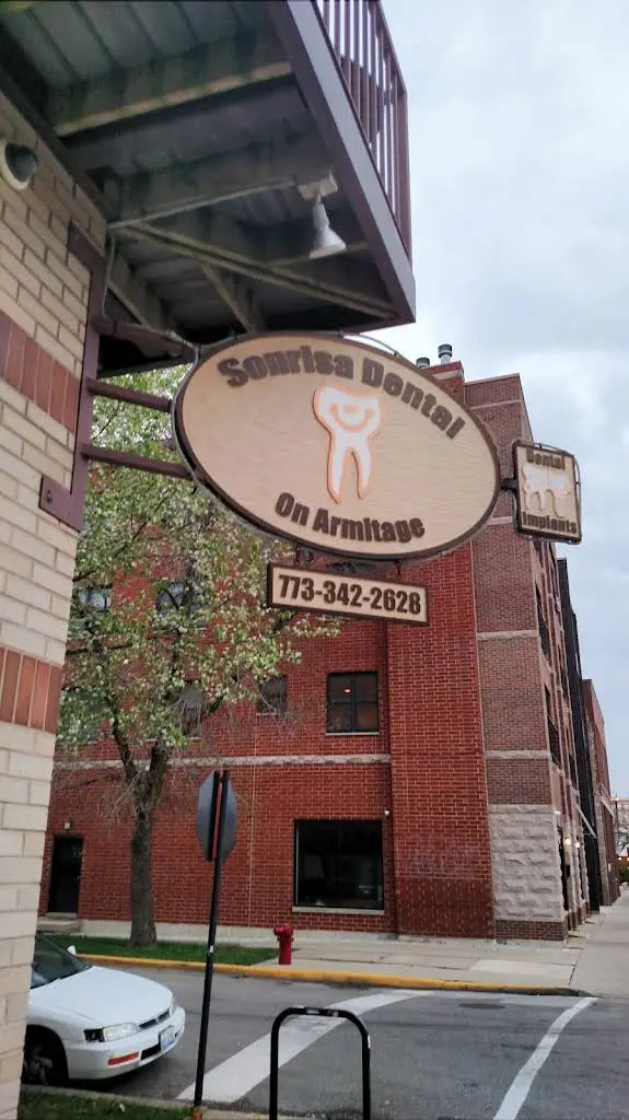 Sonrisa Dental on Armitage