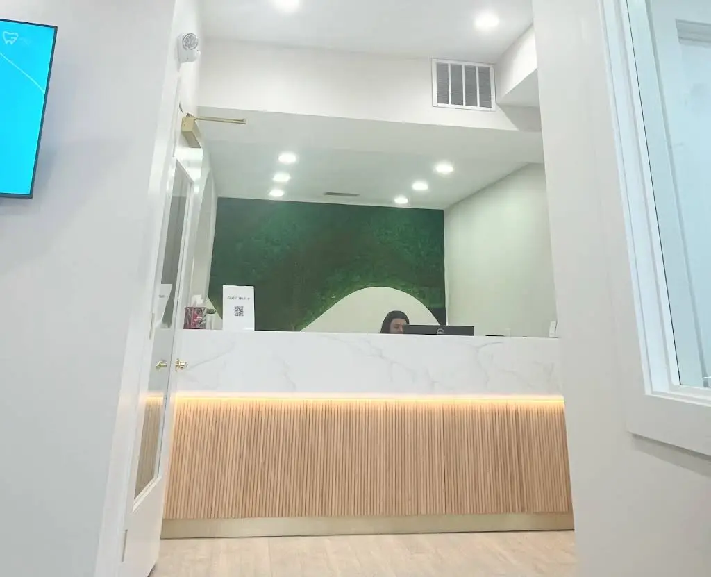 Kiss Dental Chicago