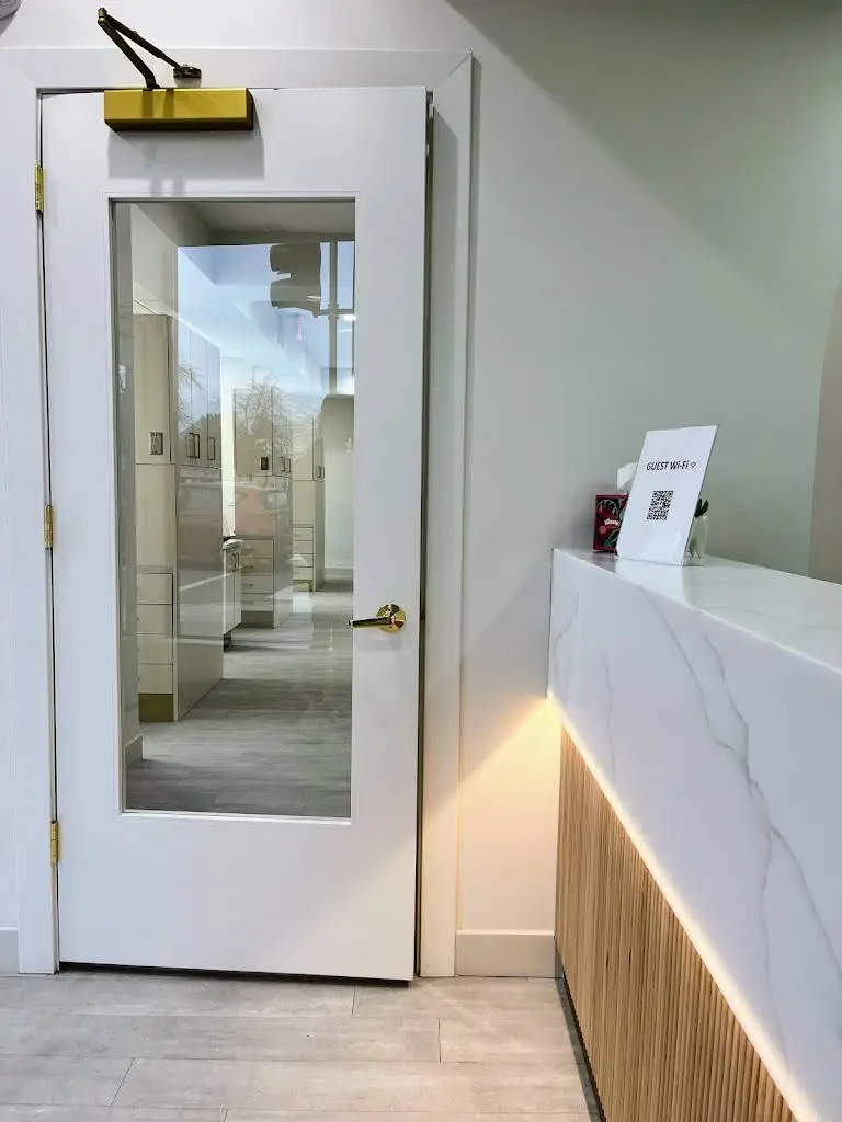 Kiss Dental Chicago