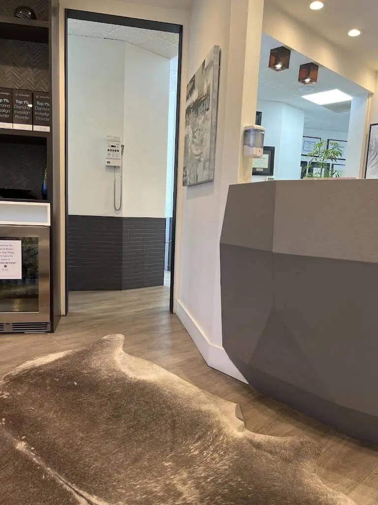 Molis Dental