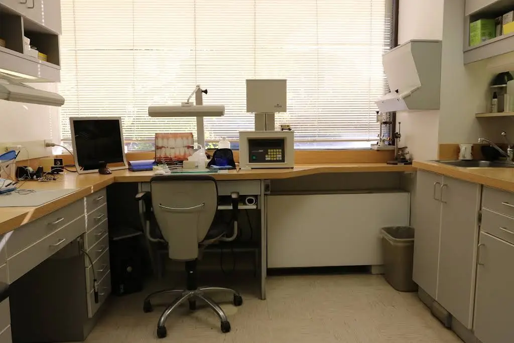 Elite Prosthetic Dentistry: Dr. Gerald M. Marlin