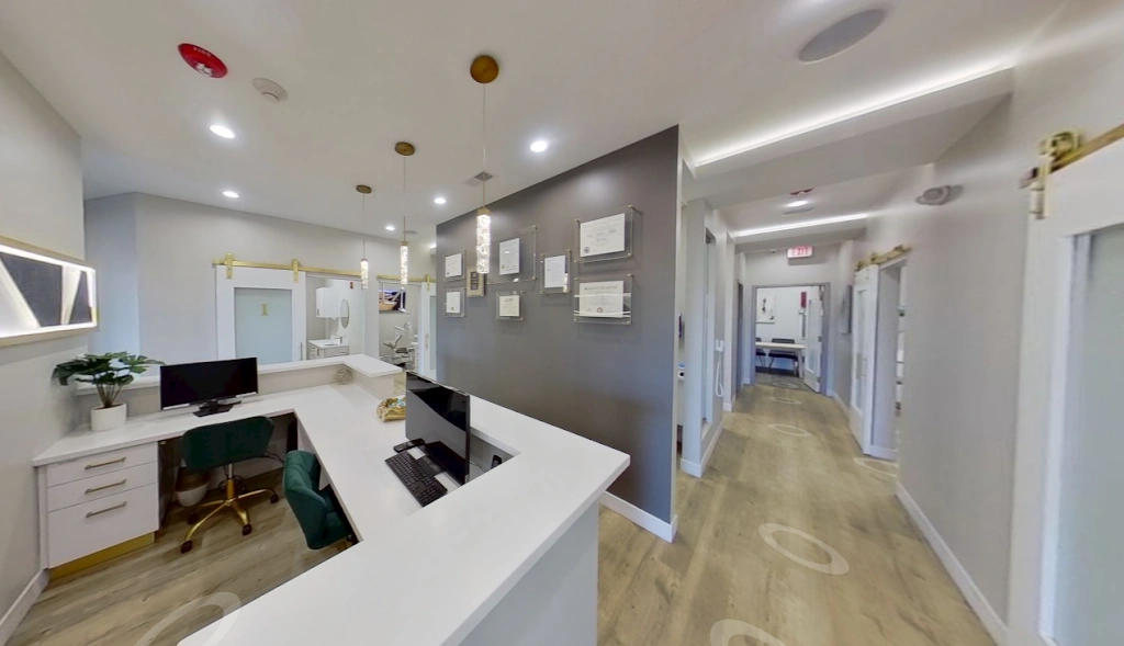 Glance Dental