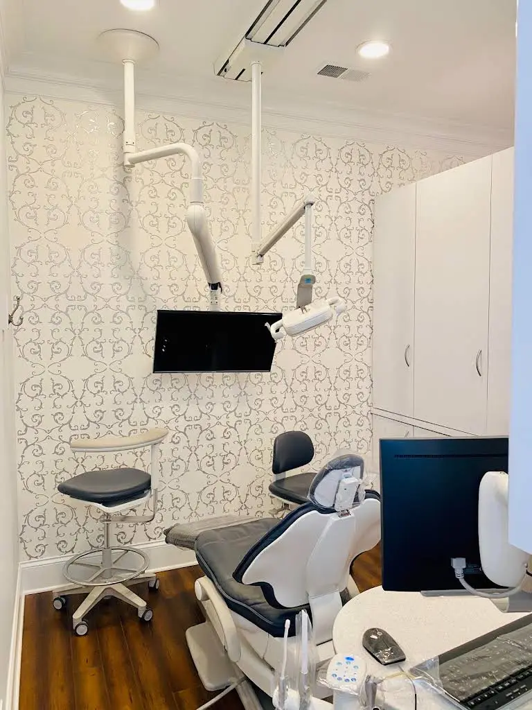 Smile Dental Studio Glenview: Maja Simic, DDS