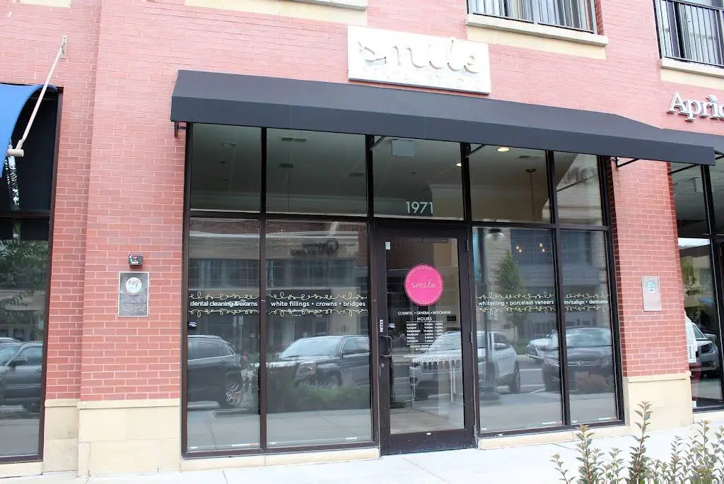 Smile Dental Studio Glenview: Maja Simic, DDS