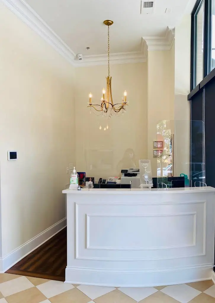 Smile Dental Studio Glenview: Maja Simic, DDS