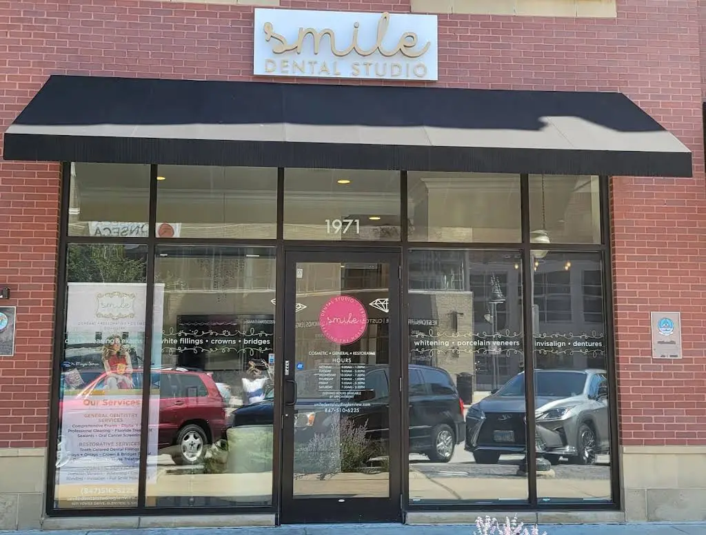 Smile Dental Studio Glenview: Maja Simic, DDS