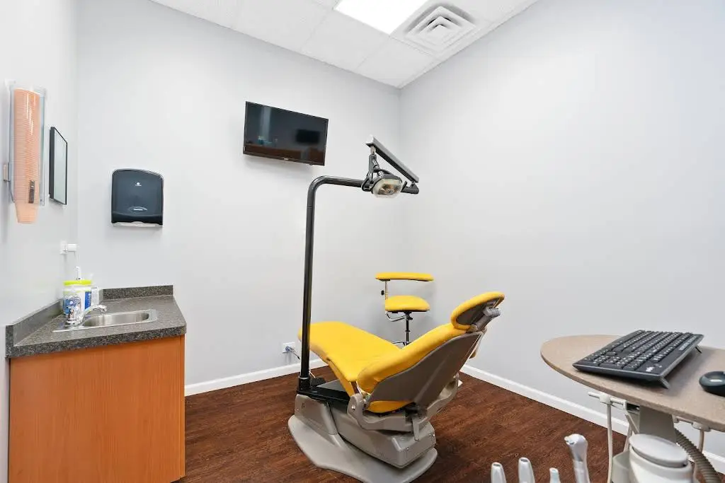Dental Town-Little Village