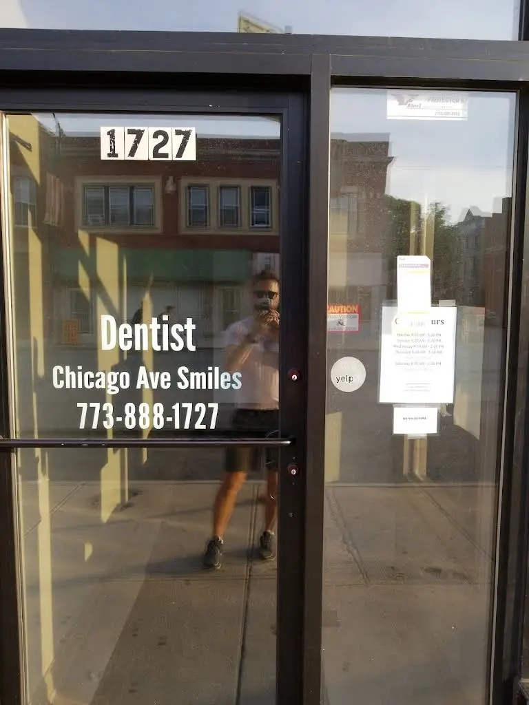 Chicago Ave Smiles