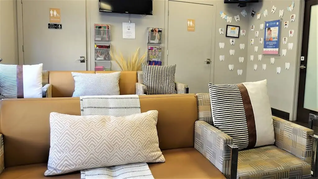 In Smyle Dental - Lakeview Roscoe Village