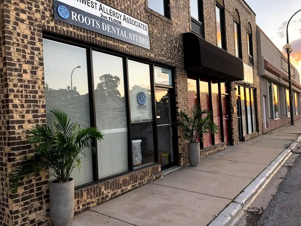 Roots Dental Studio