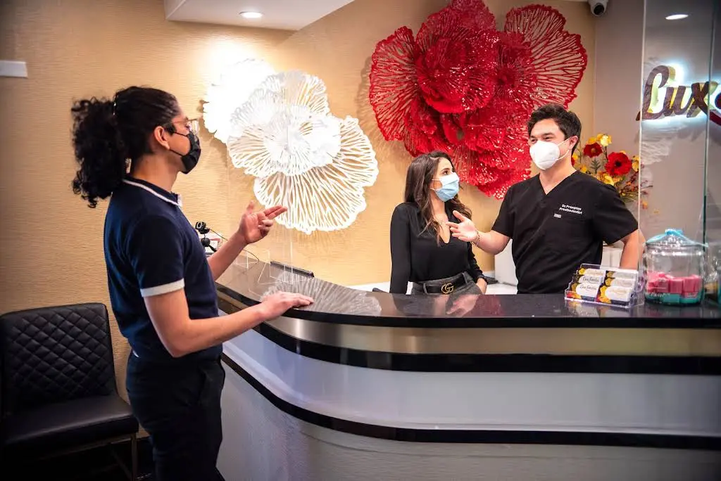 Lux Smiles Cosmetic Dentistry and Prosthodontics