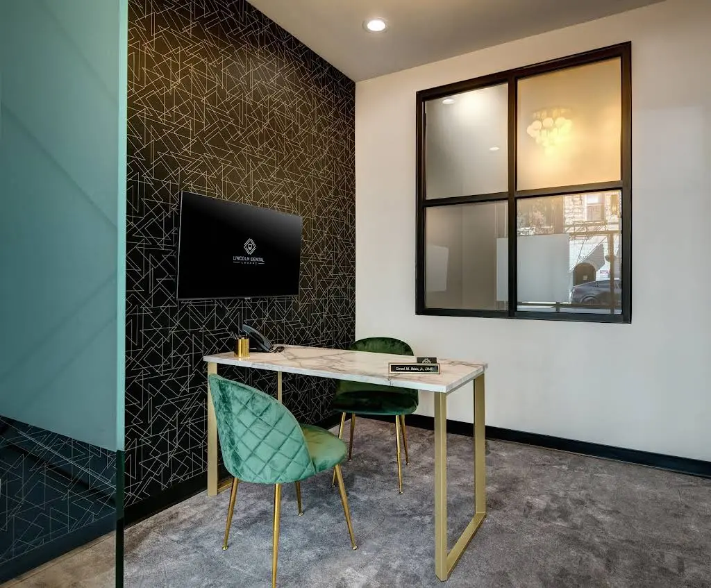 Lincoln Dental Lounge