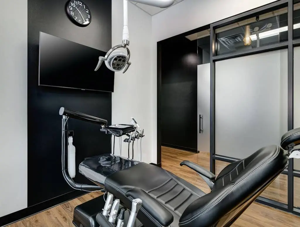 Lincoln Dental Lounge