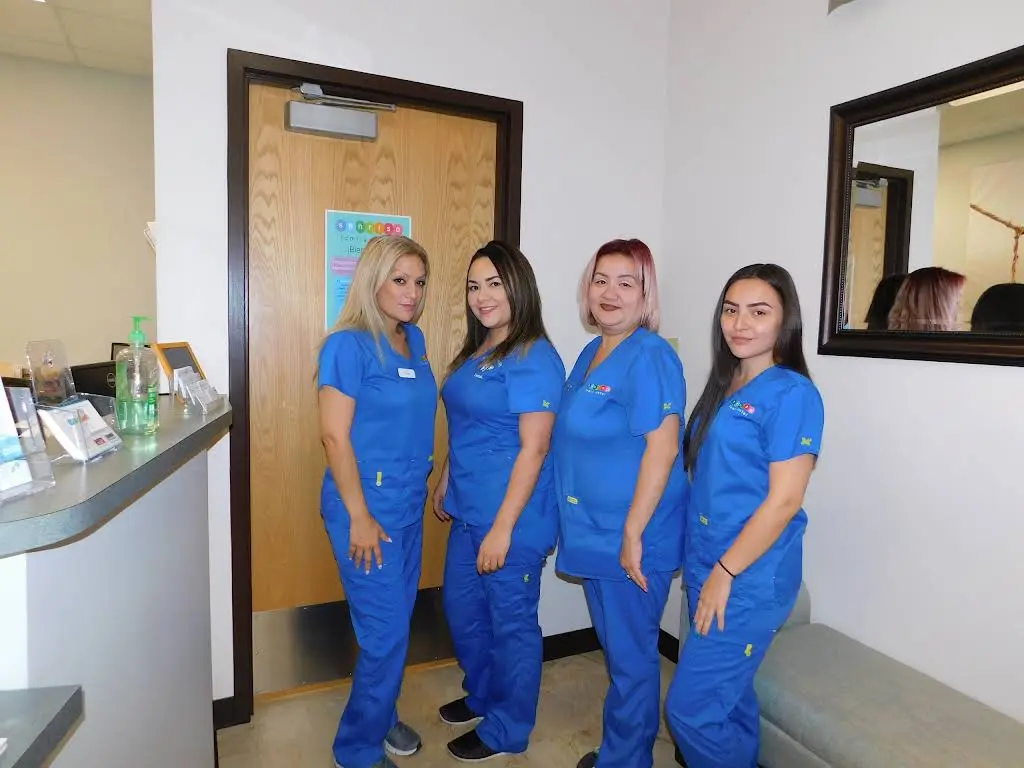 Sonrisa Family Dental