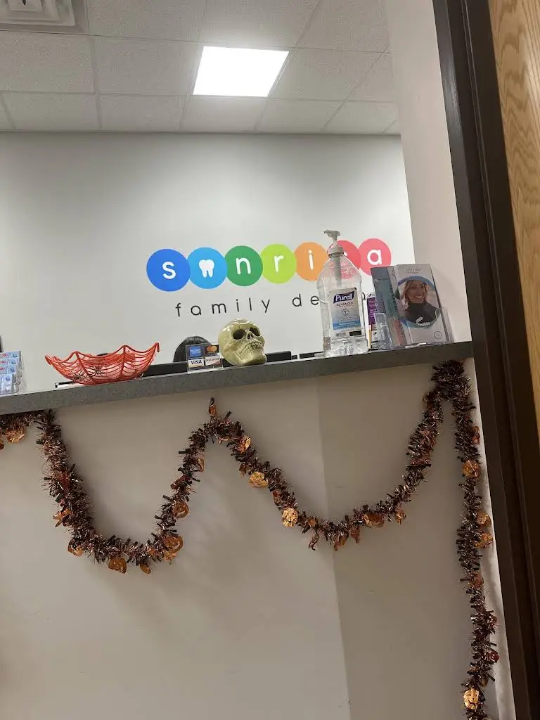 Sonrisa Family Dental