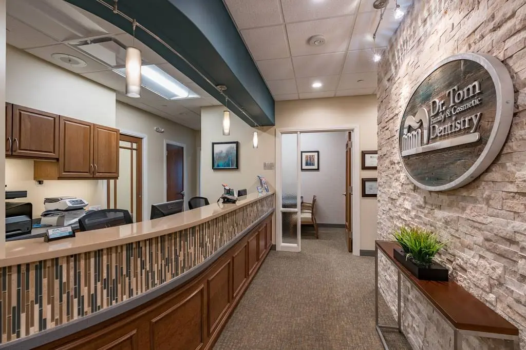 Dr. Tom Family & Cosmetic Dentistry